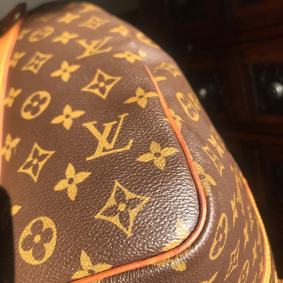 Authentic Louis Vuitton Keepall 50 Bandouliere - Picture 6 of 16